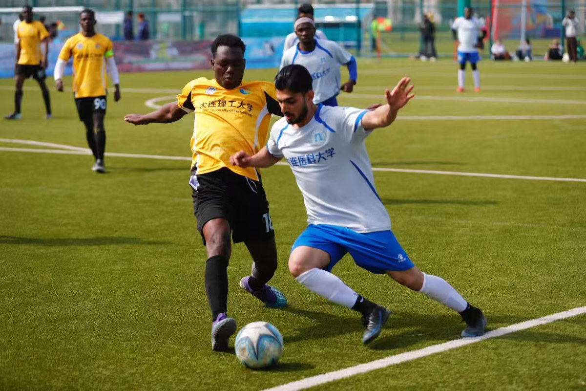 Dalian Medical University — DMU international students in the iDalian football league / April 2026