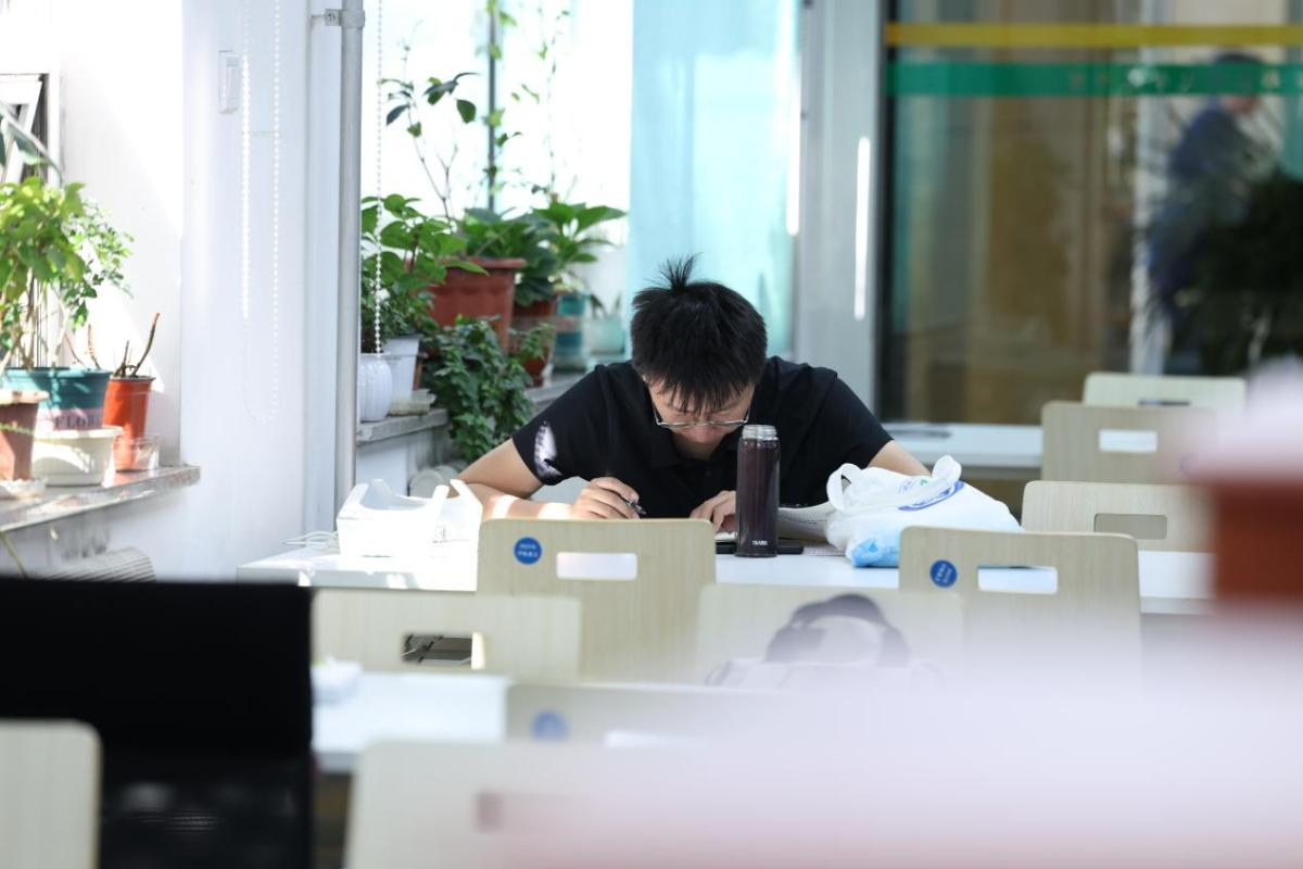 Capital Medical University — Library study