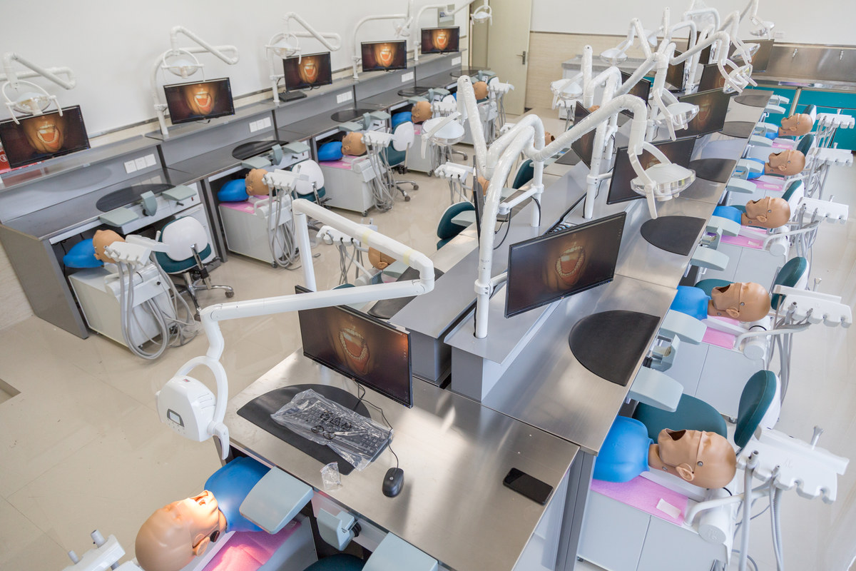 Wenzhou Medical University — Dental teaching simulation laboratory