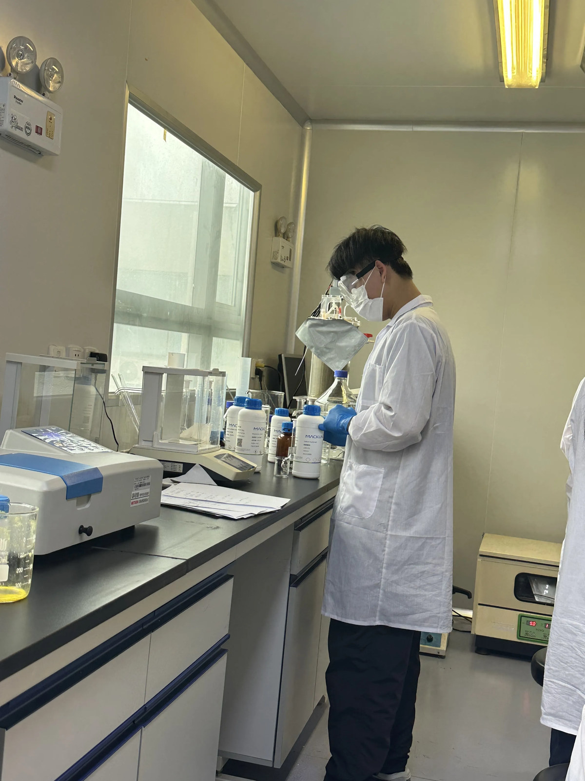 Shenfan-China researchers preparing materials in a Soochow University life-sciences laboratory (2025).