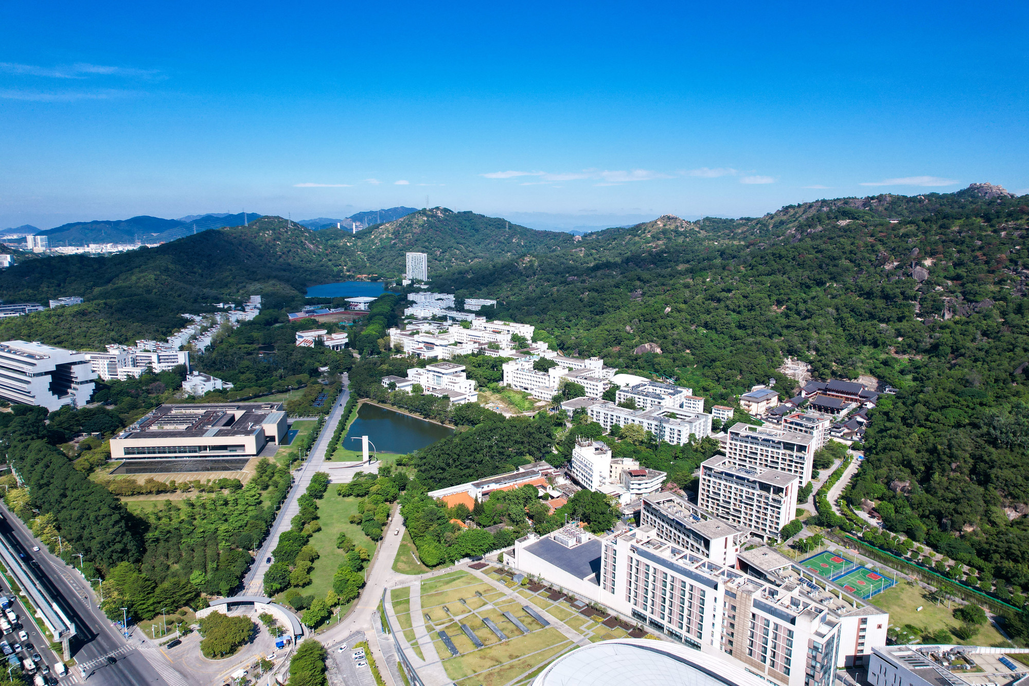 Shantou University Sangpushan campus panorama.